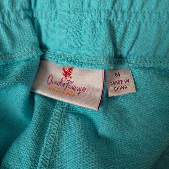 Quacker Factory Women's Medium Capri Turquoise Blue Soft Knit Pull On Shorts - Picture 5 of 10